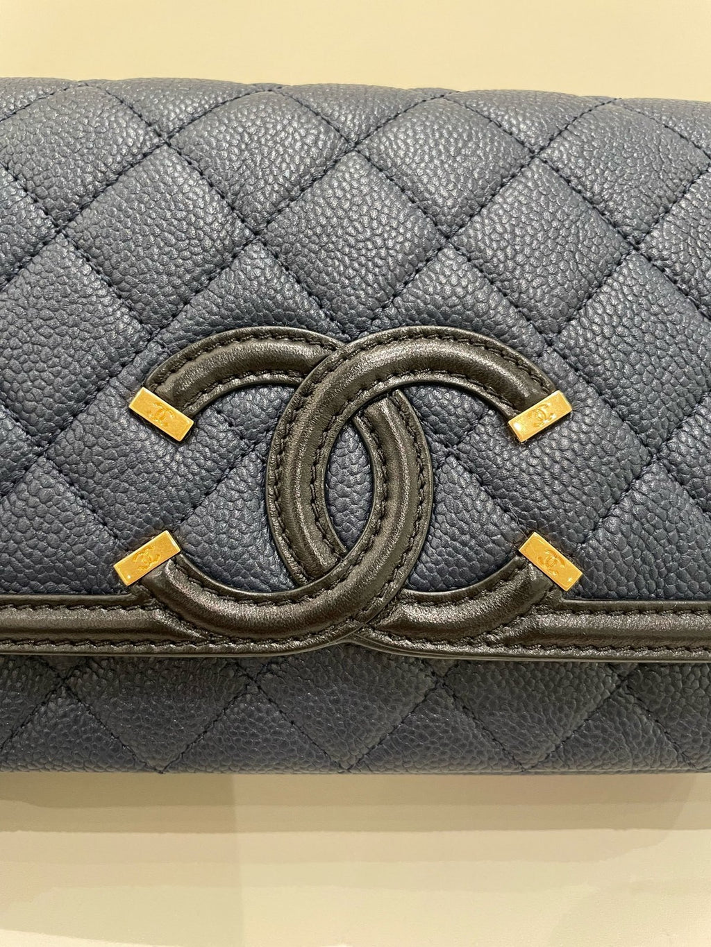 Chanel Filigree Blue Gold Quilted Chain Shoulder Crossbody Bag Classic Women