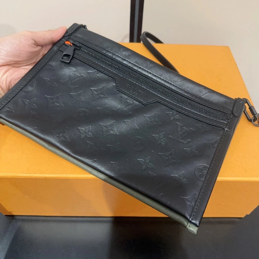 Louis Vuitton Limited 2-in-1 Flat Messenger Calfskin Crossbody Women