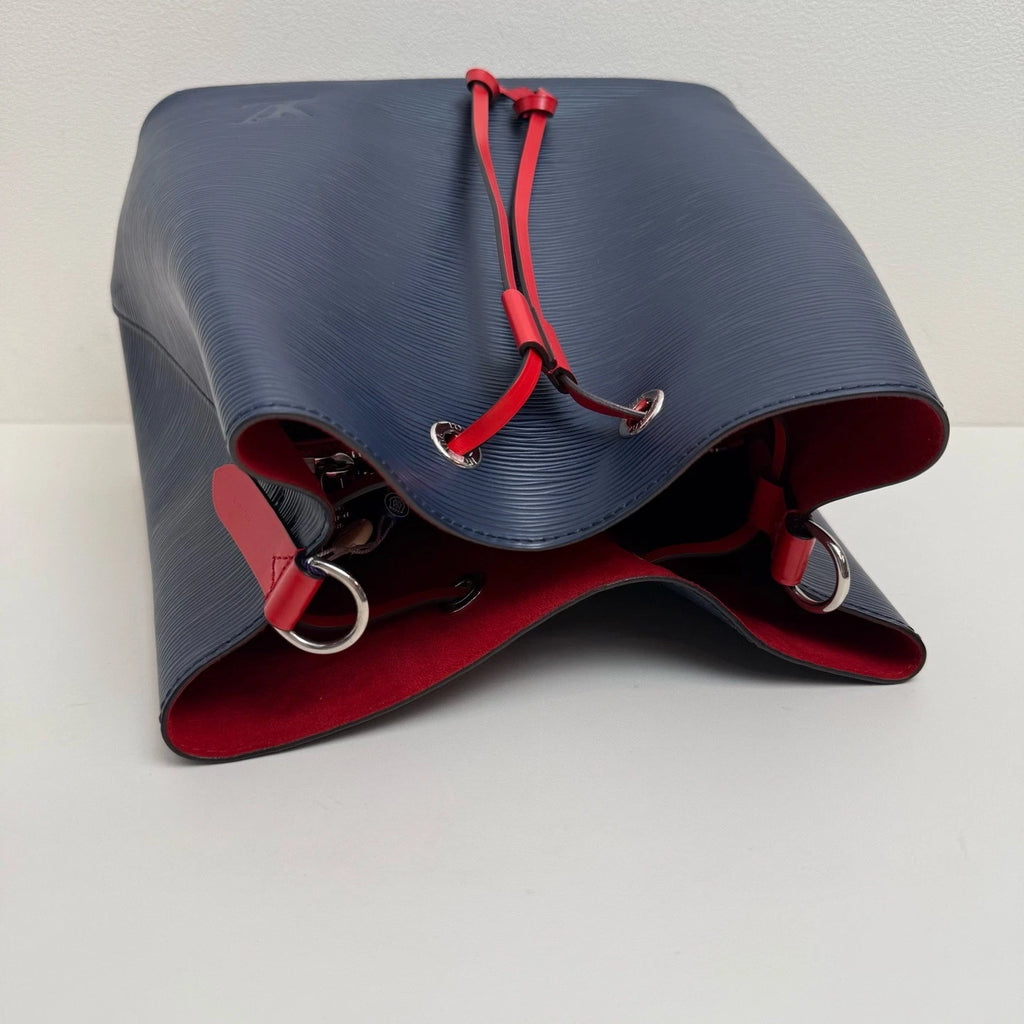 Louis Vuitton NeoNoe Epi Leather Drawstring Bucket Shoulder Crossbody Blue