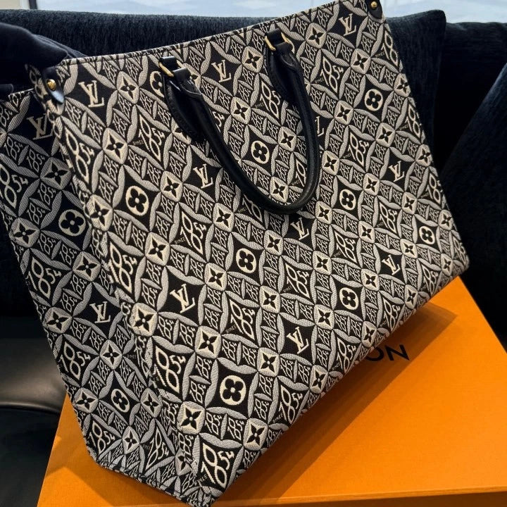 Louis Vuitton Onthego GM Monogram Tote Top Handle Bag Black