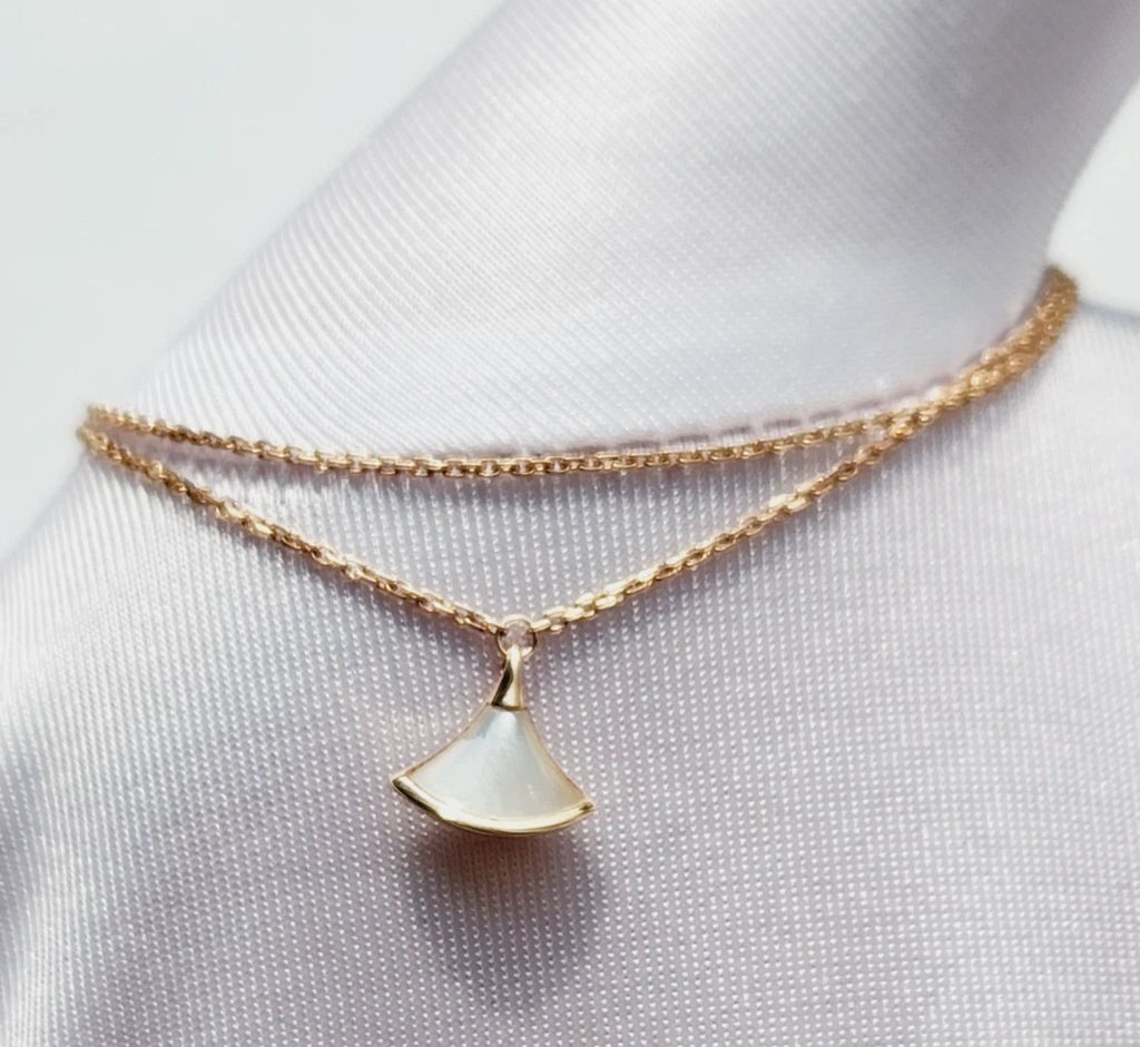 Bvlgari Divas' Dream 18K Rose Gold Pendant Bracelet With Mother of Pearl