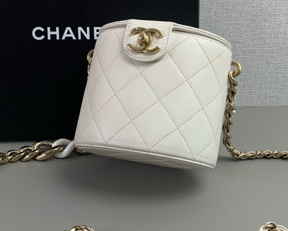 Chanel 20C Lambskin Diamond Pattern Chain Shoulder bag White Gold Women