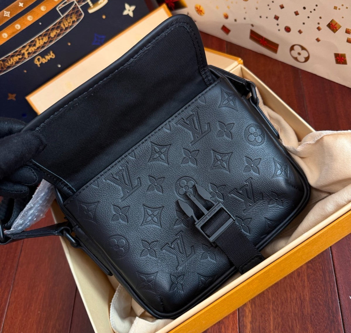 Louis Vuitton Monogram Getaway Crossbody Black Unisex Adults Classic