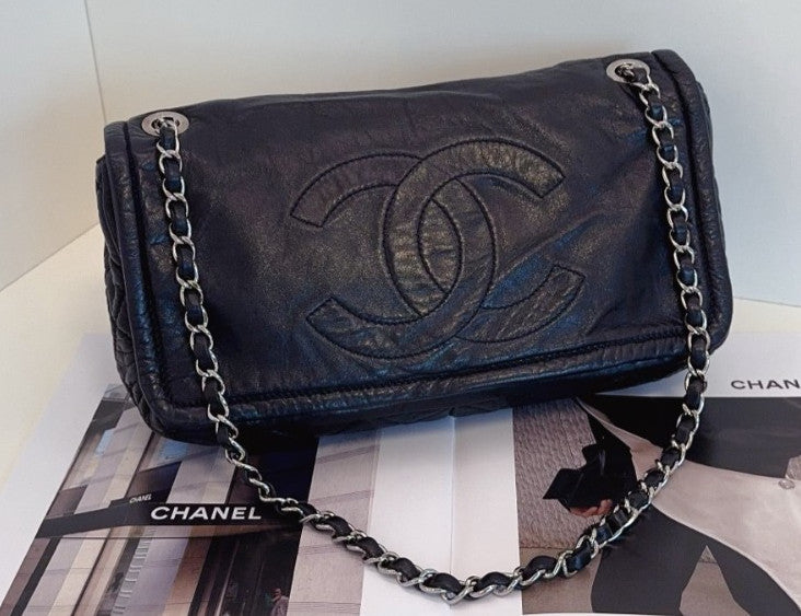 CHANEL CC Logo Hobo Chain Shoulder bag Black Silver Women Classic