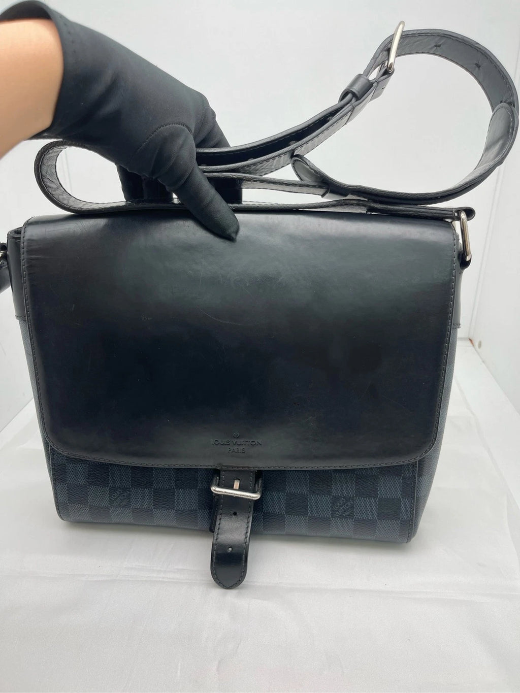 Louis Vuitton District Damier Cobalt Messenger Crossbody Shoulder Bag