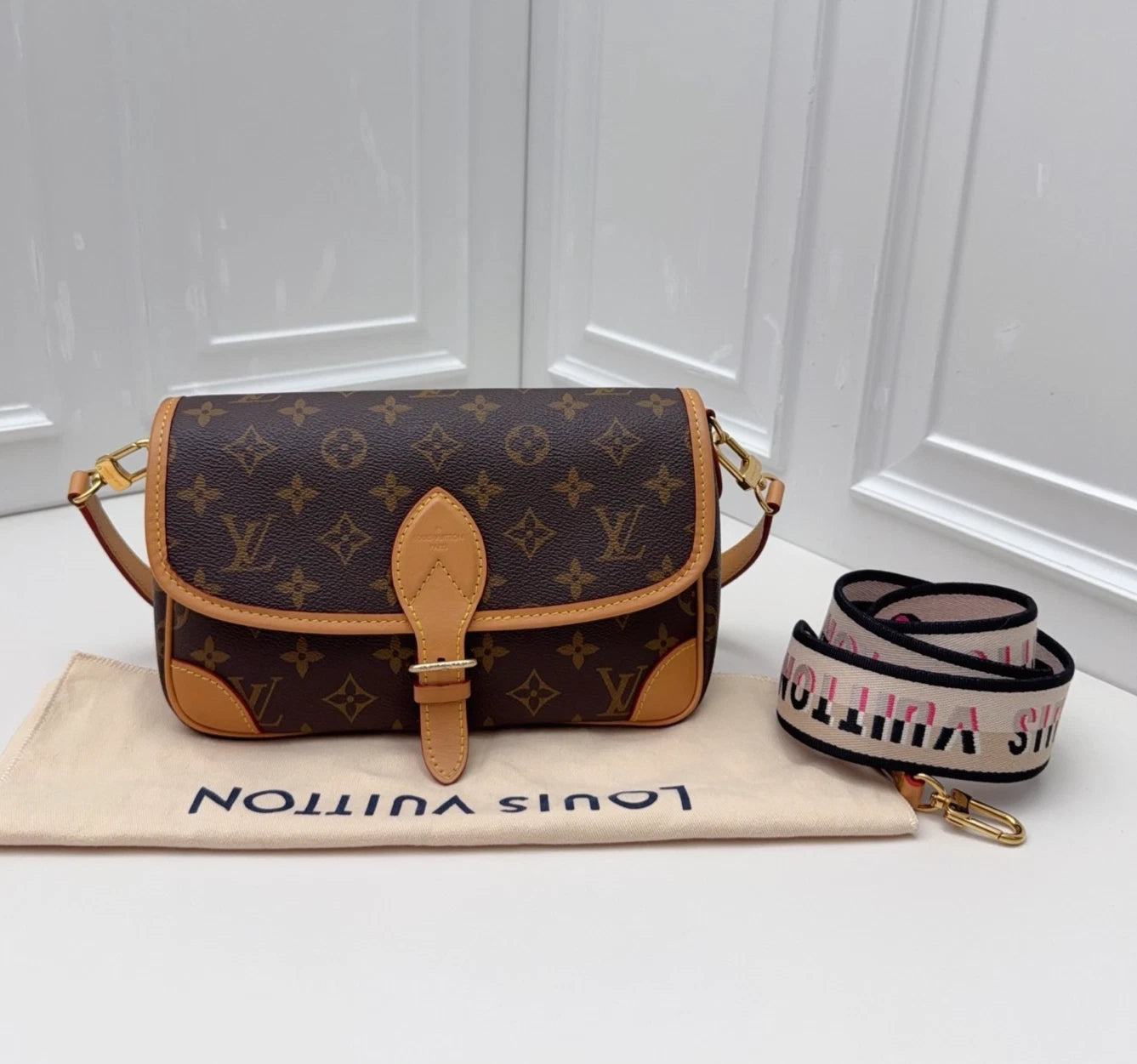 Louis Vuitton Diane Monogram Brown Gold Shoulder Bag Crossbody Excellent